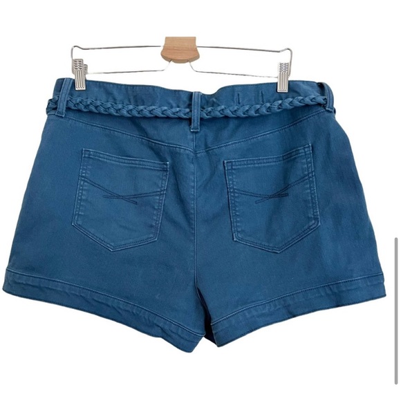 Gap Denim Shorts with Braided Belt Size 33 / 16 - Picture 2 of 2